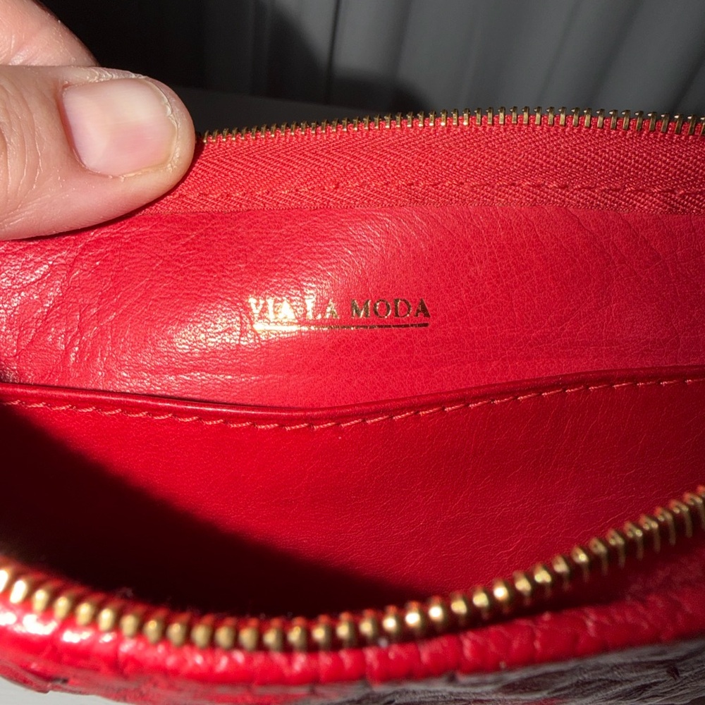 Via La Moda genuine ostrich leather red bag with Gold Hardware - Picture 7 of 12